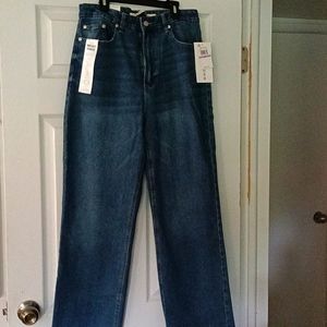 High-rise baggy jeans